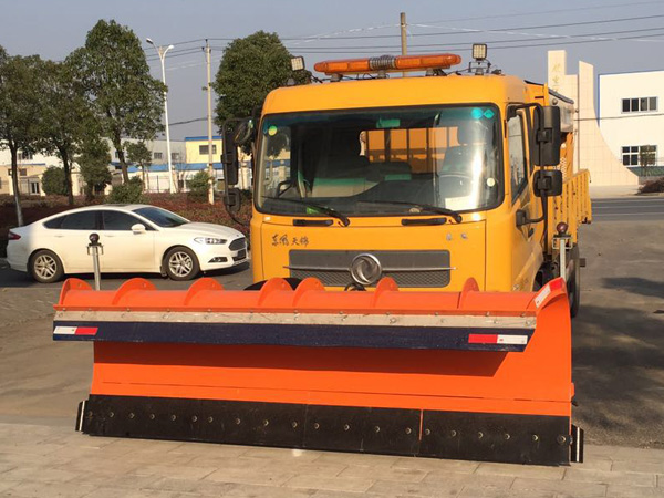 新款國五天錦除雪車