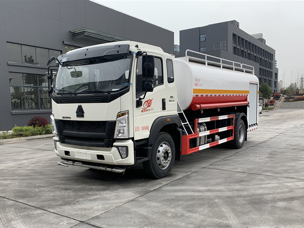 重汽豪沃12方消防灑水車定制版